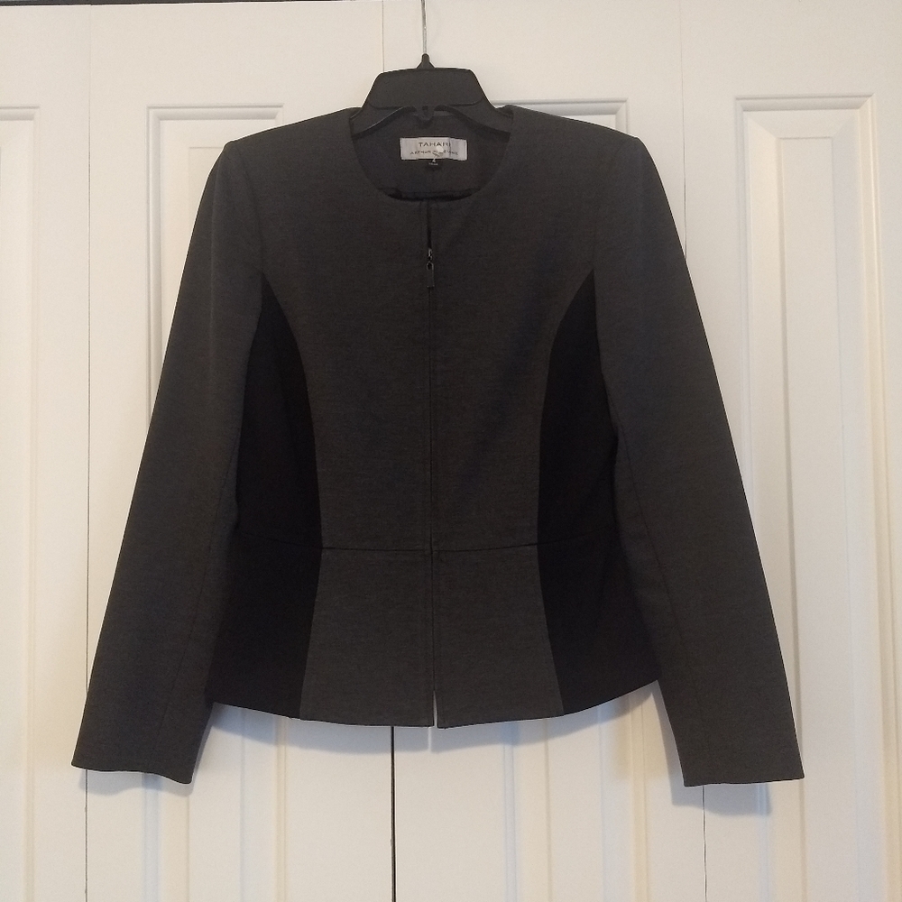 No-collar suit jacket